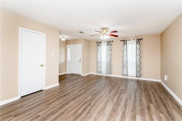 119 Larchwood Dr - Photo 4 of 22