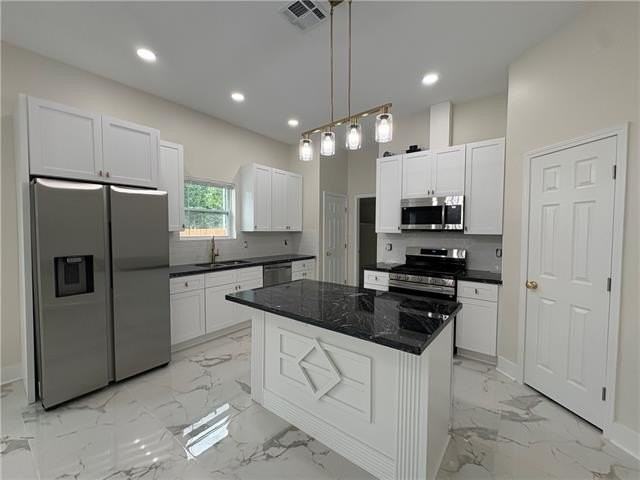 2220 Riverbend Dr - Photo 4 of 8