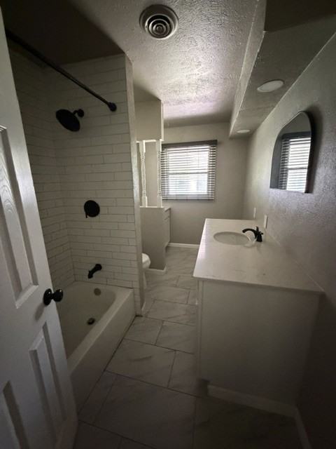 2903 Nw 22nd St #1 - Photo 5 of 8