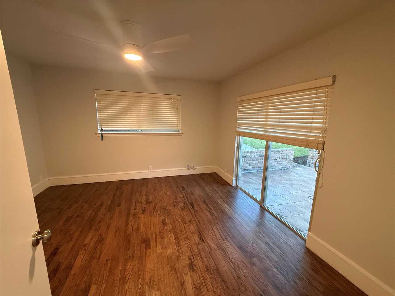 6911 Gateridge Dr - Photo 4 of 26