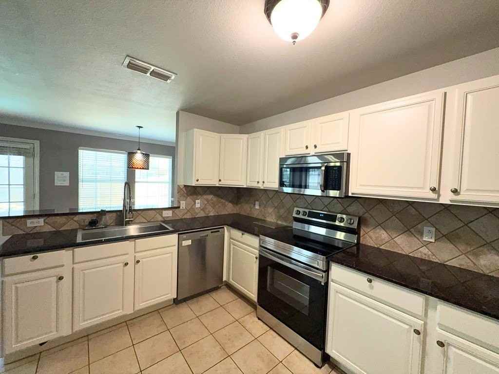 12614 Oceanside Dr - Photo 6 of 26