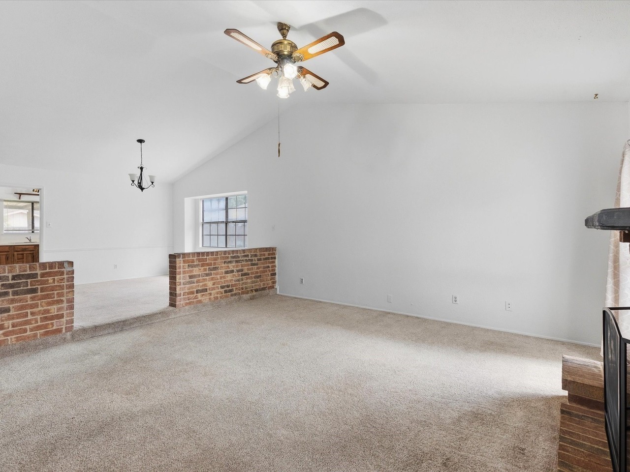 7612 Jerome Dr - Photo 5 of 31