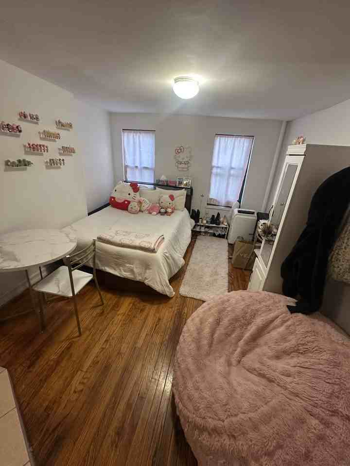 200 Allen St #4R