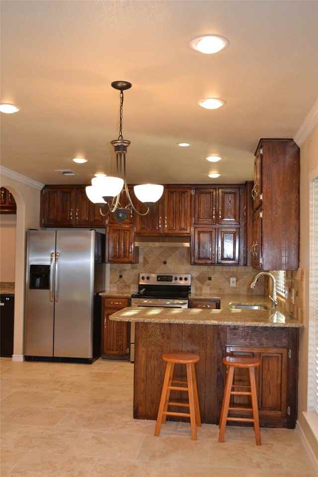 212 Gloria St - Photo 2 of 19