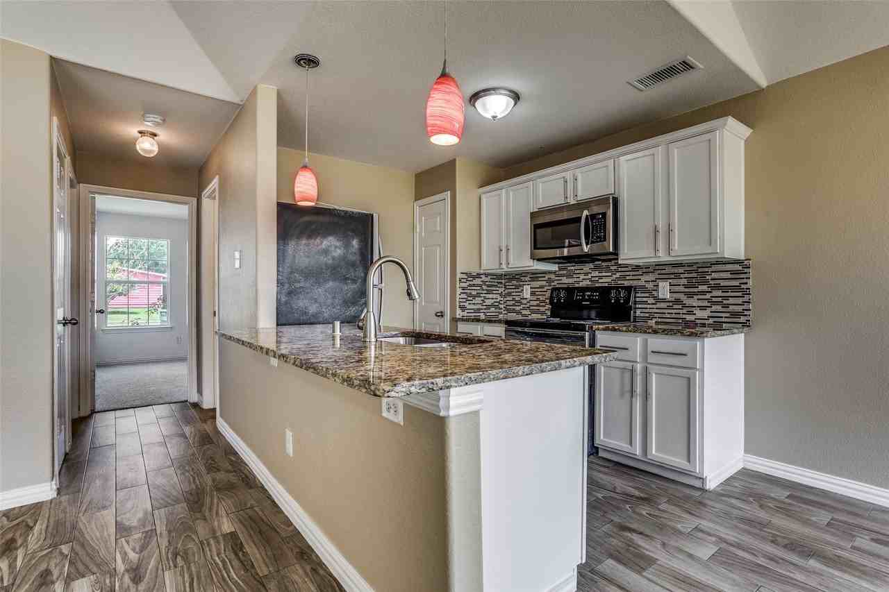 722 Seneca Dr - Photo 6 of 15