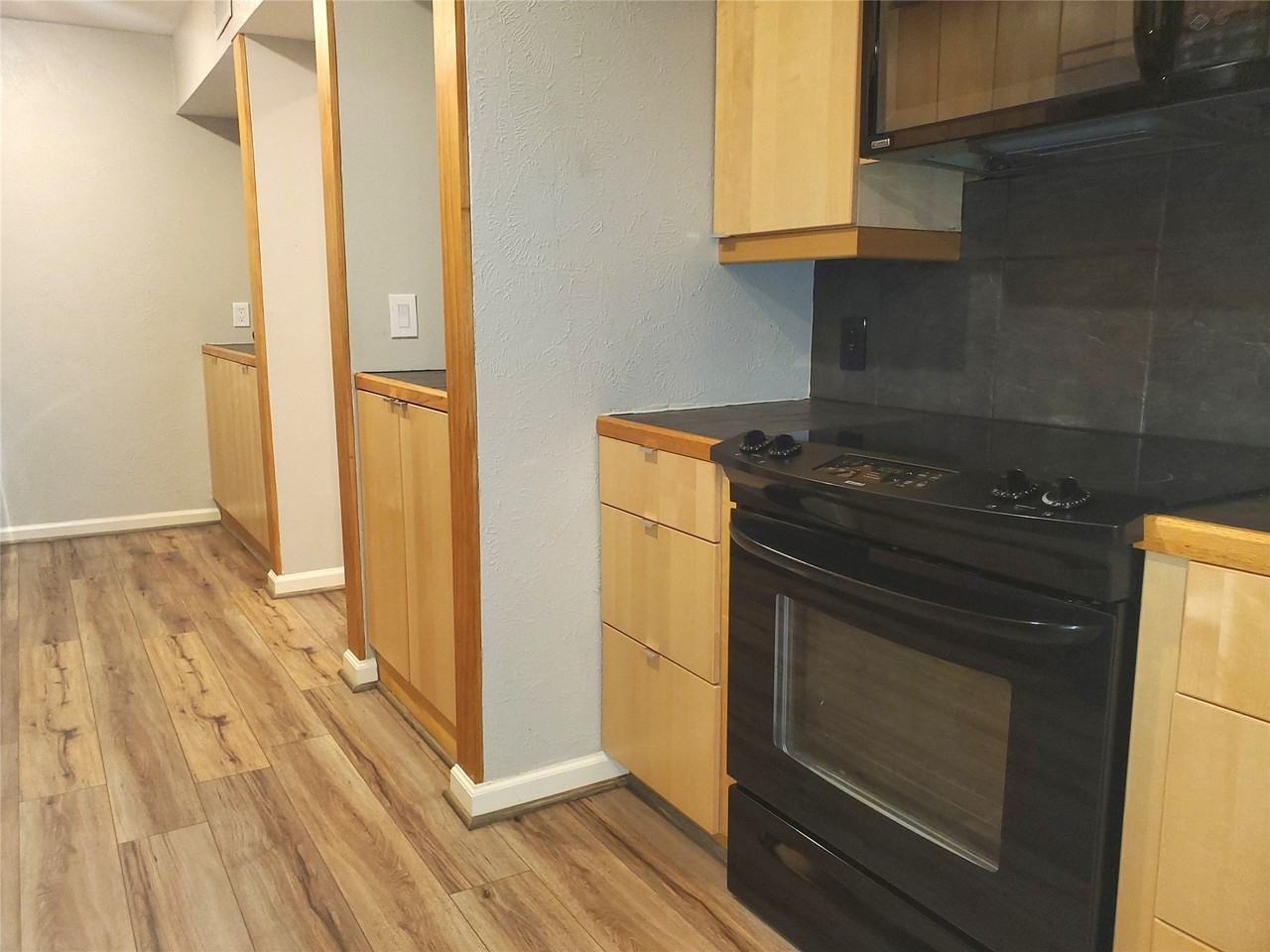 4218 University Blvd - Photo 4 of 19