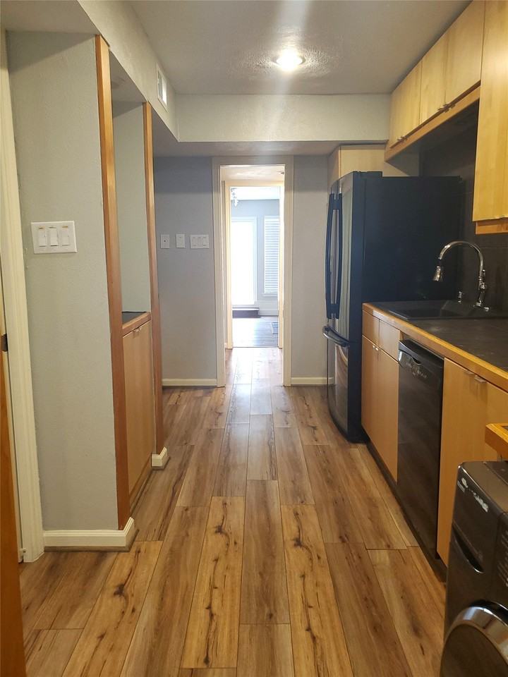 4218 University Blvd - Photo 6 of 19