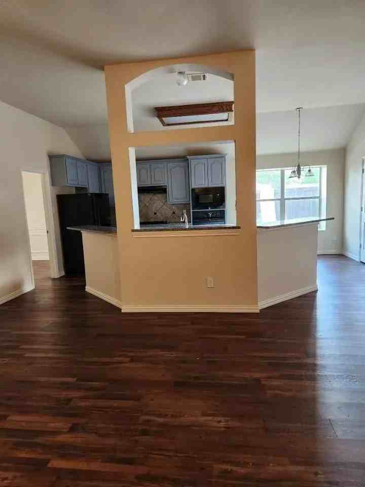 1214 Alabama Ct - Photo 3 of 5