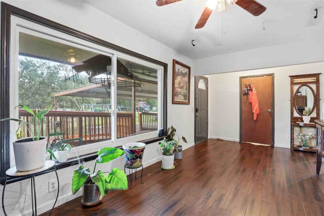 1517 Wiggins Rd - Photo 3 of 22