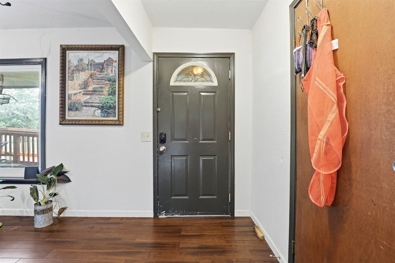 1517 Wiggins Rd - Photo 6 of 22