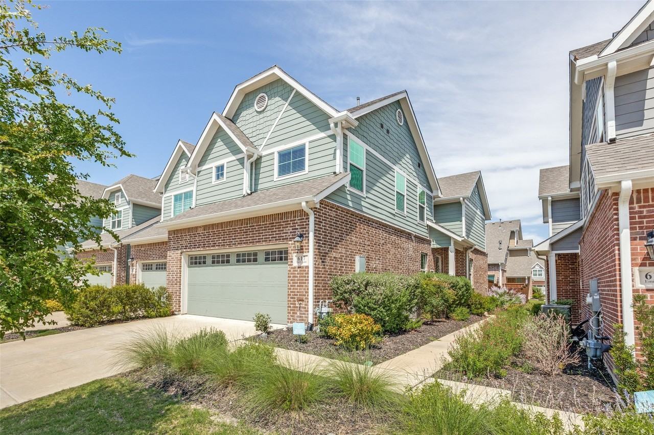 617 Emily Ln