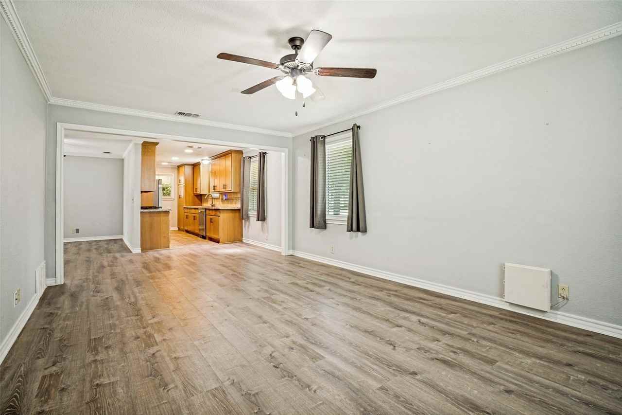 303 Barrett Dr - Photo 2 of 11