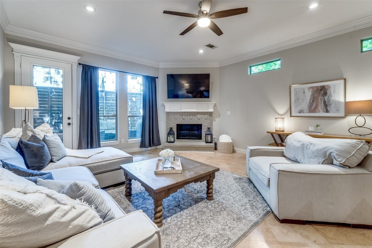 2608 N Garrett Ave #B - Photo 3 of 26