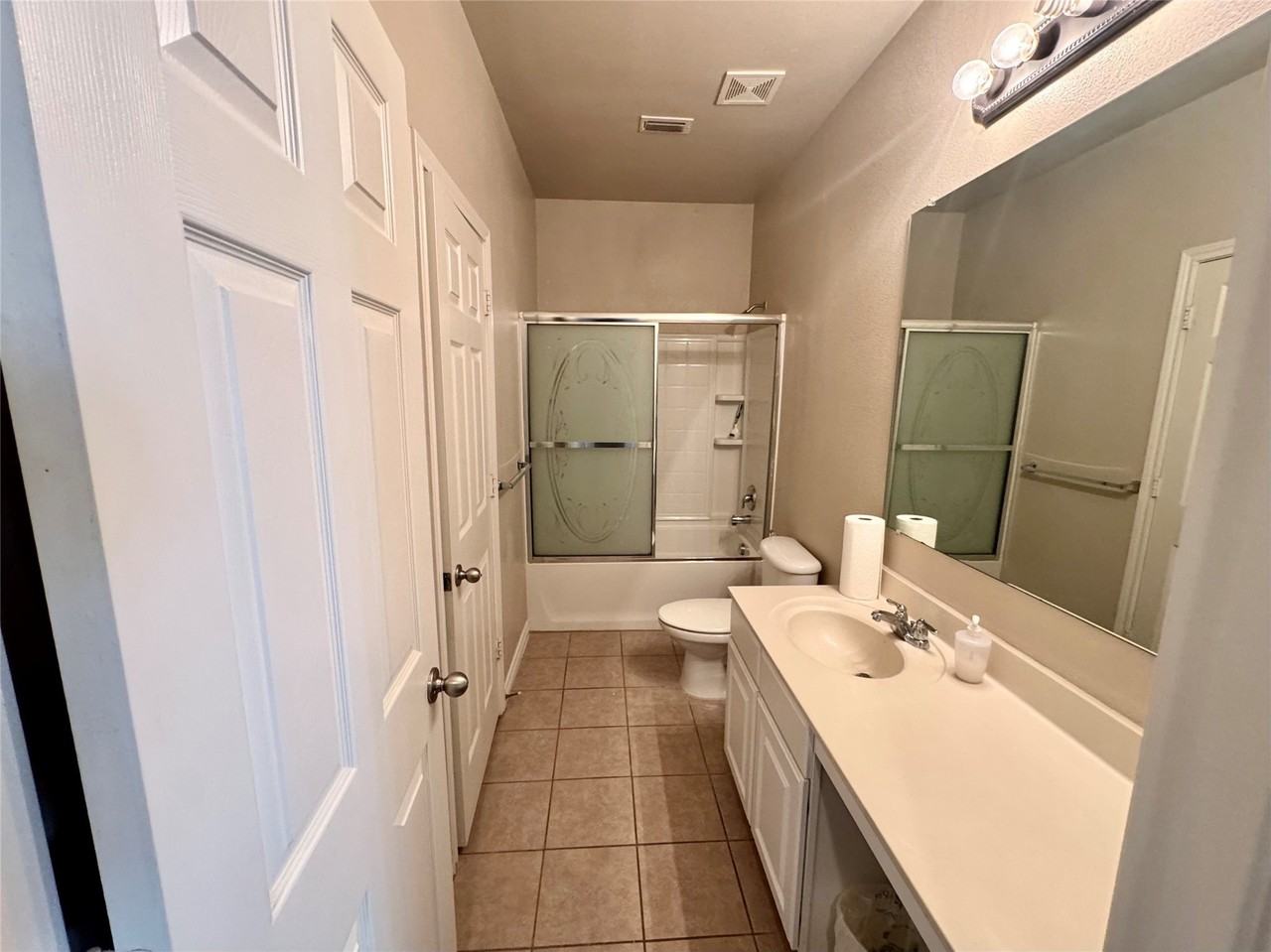 1100 Annalea Cove Dr - Photo 7 of 32