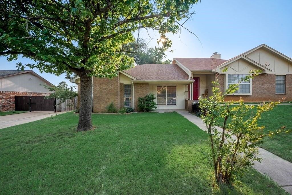 2925 Kathleen Ln - Photo 4 of 26