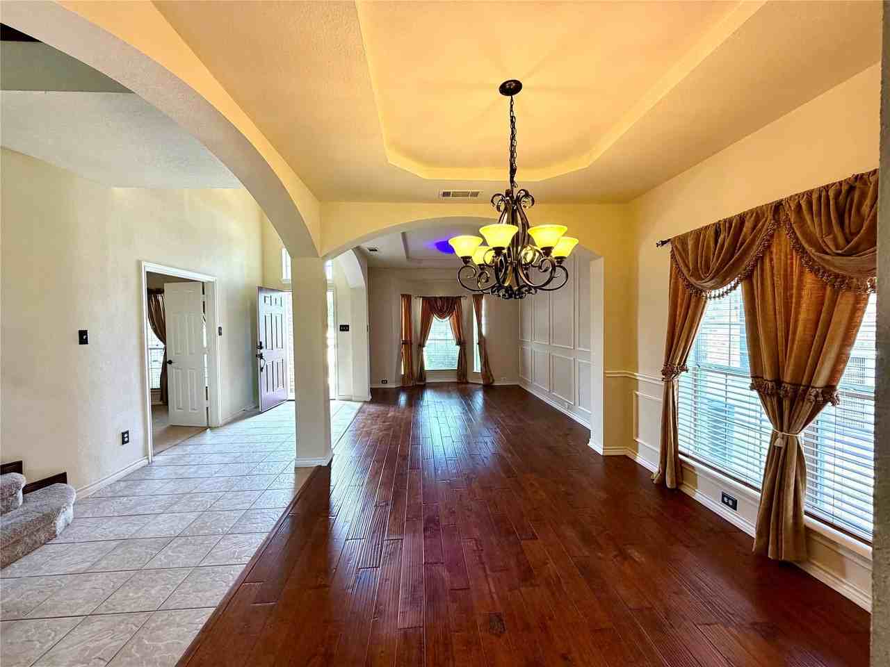 7204 Crane Dr - Photo 5 of 40