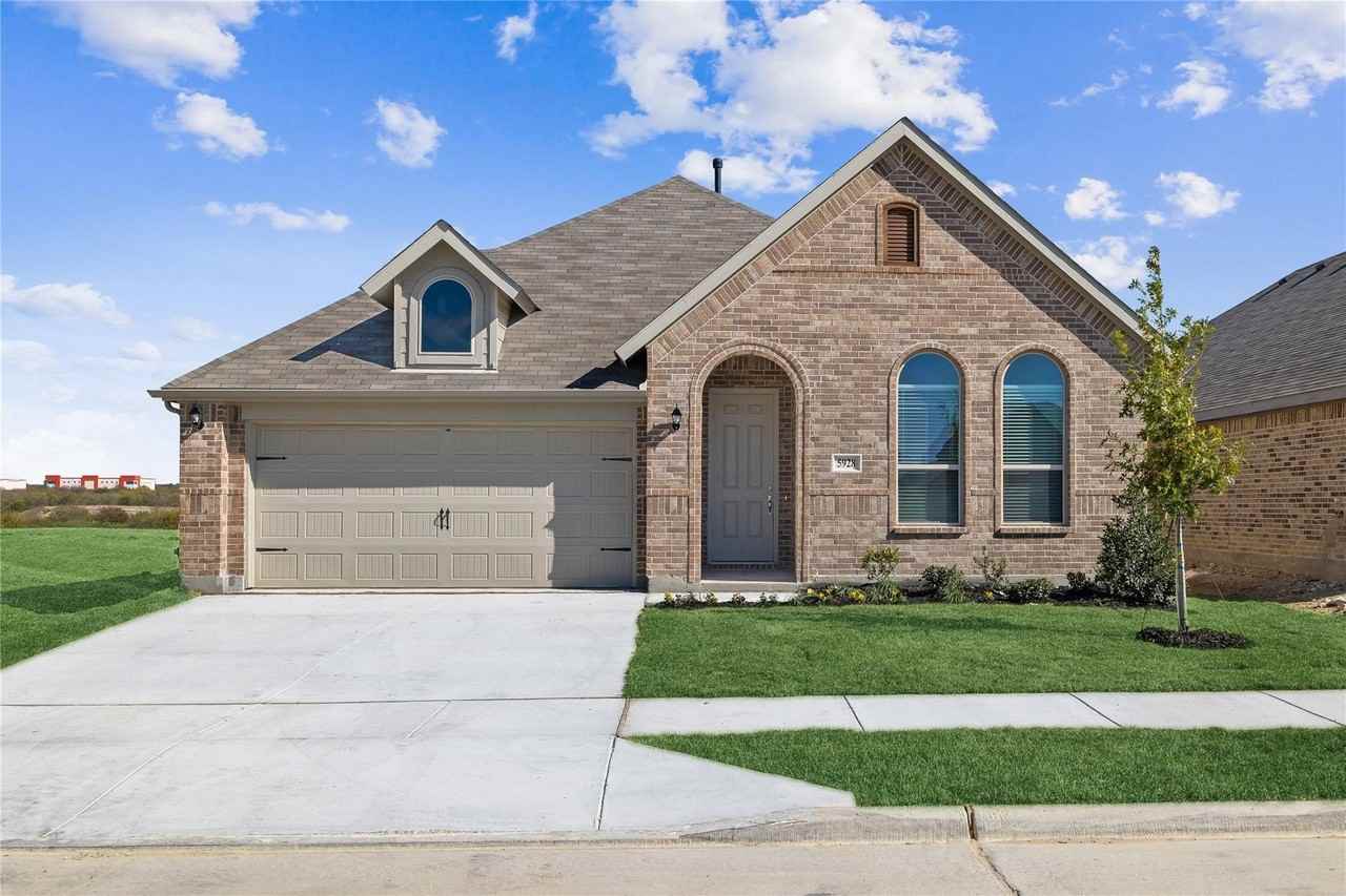 5928 Lovills Creek St - Photo 2 of 28