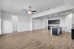 5928 Lovills Creek St - Photo 5 of 28