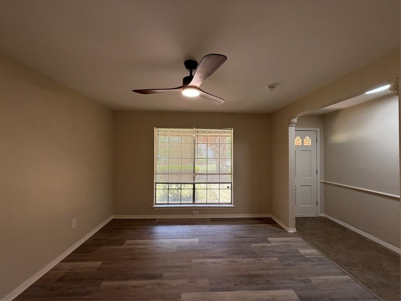 5204 Winifred Dr - Photo 6 of 24