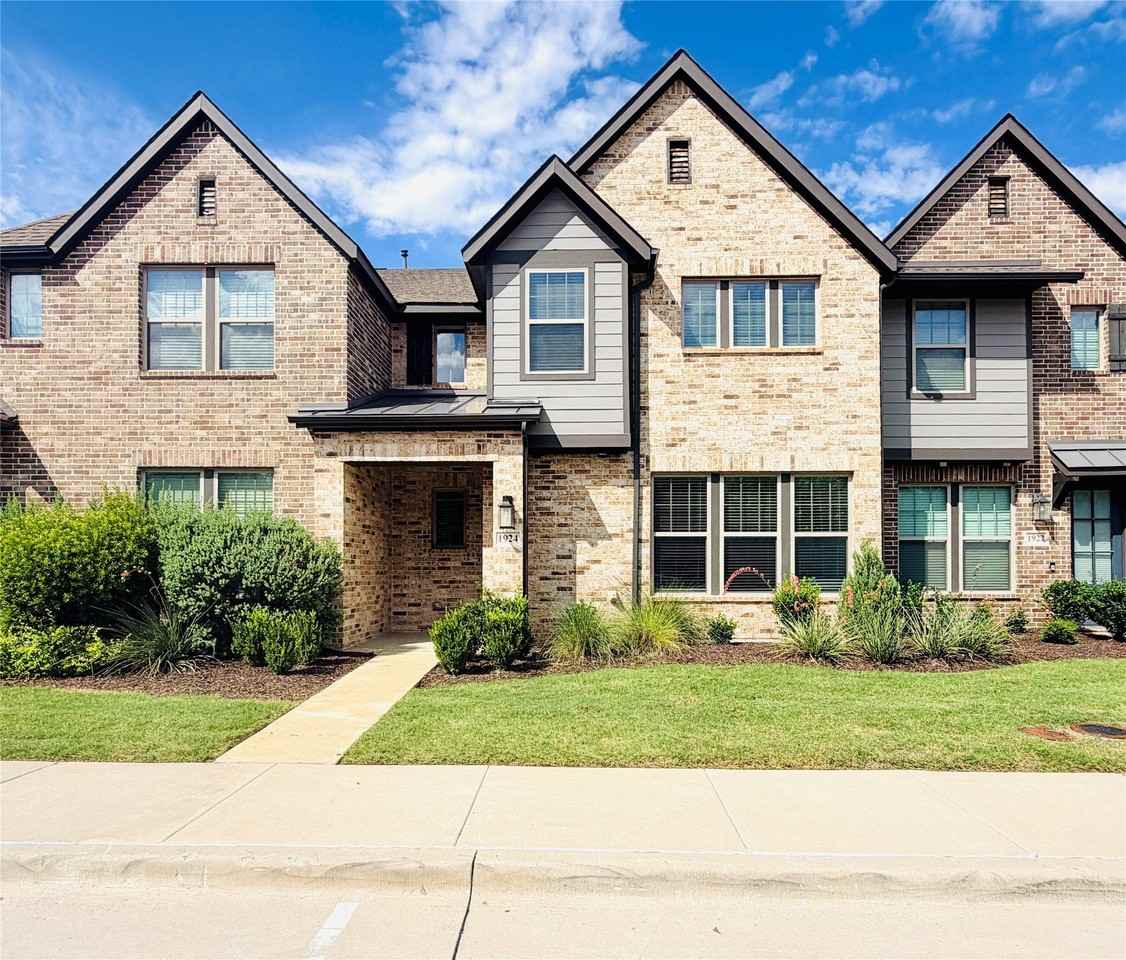 1924 Mcclane Dr