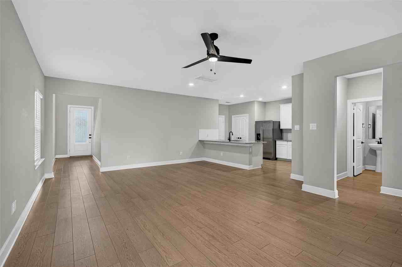 1309 Butler Ave - Photo 3 of 37