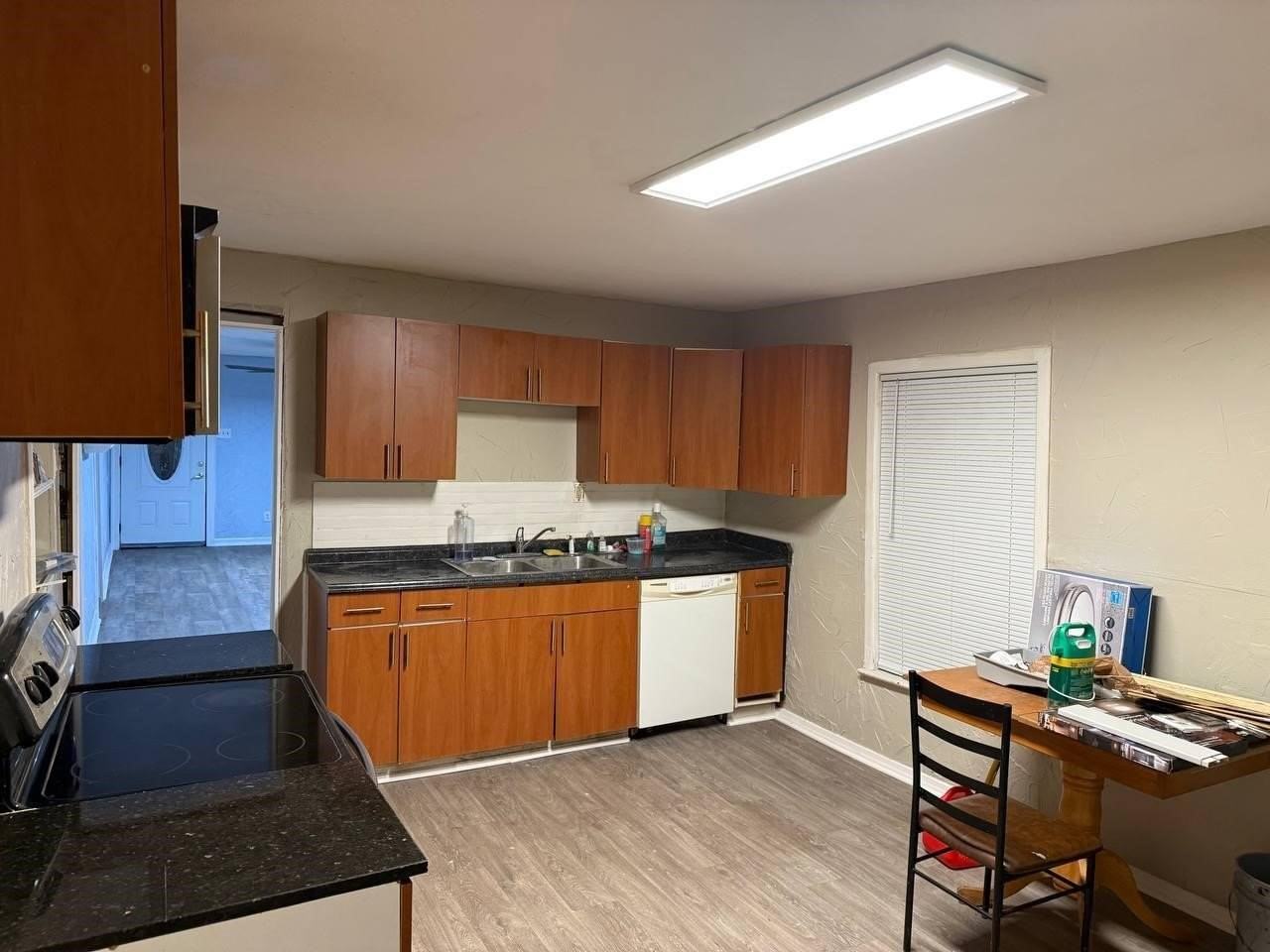 1100 Jackson St N - Photo 6 of 17