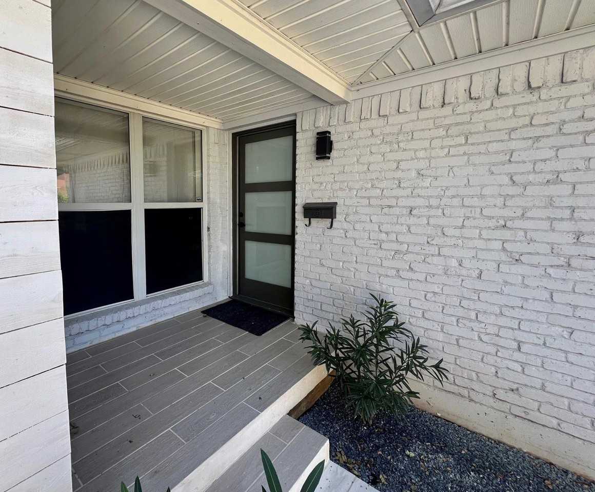 7412 Walling Ln - Photo 2 of 7