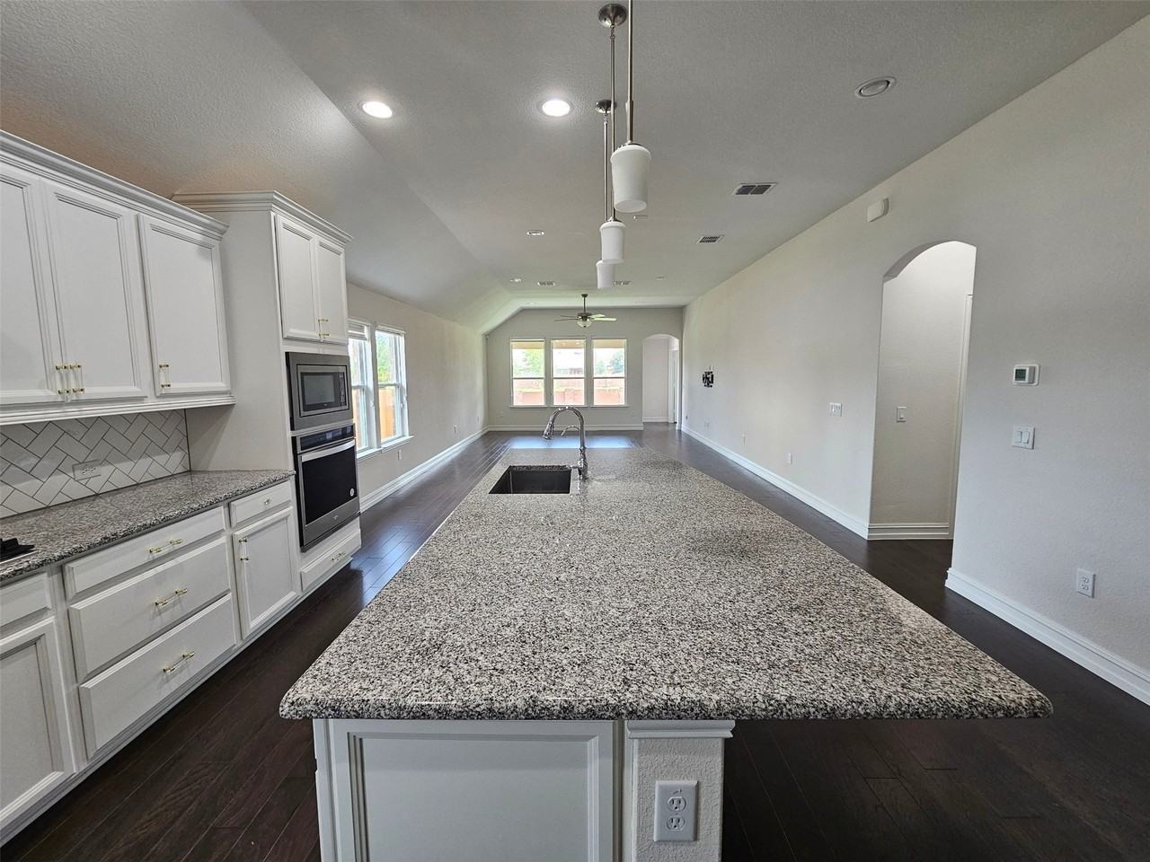 3105 Euclid Way - Photo 2 of 28
