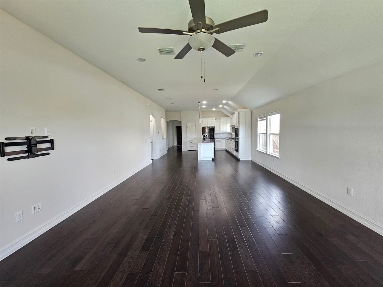 3105 Euclid Way - Photo 4 of 28