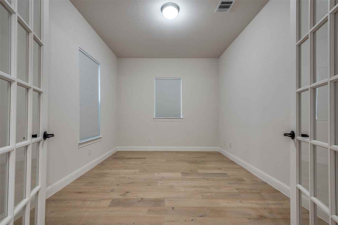 8452 Tripoli Trl - Photo 6 of 36