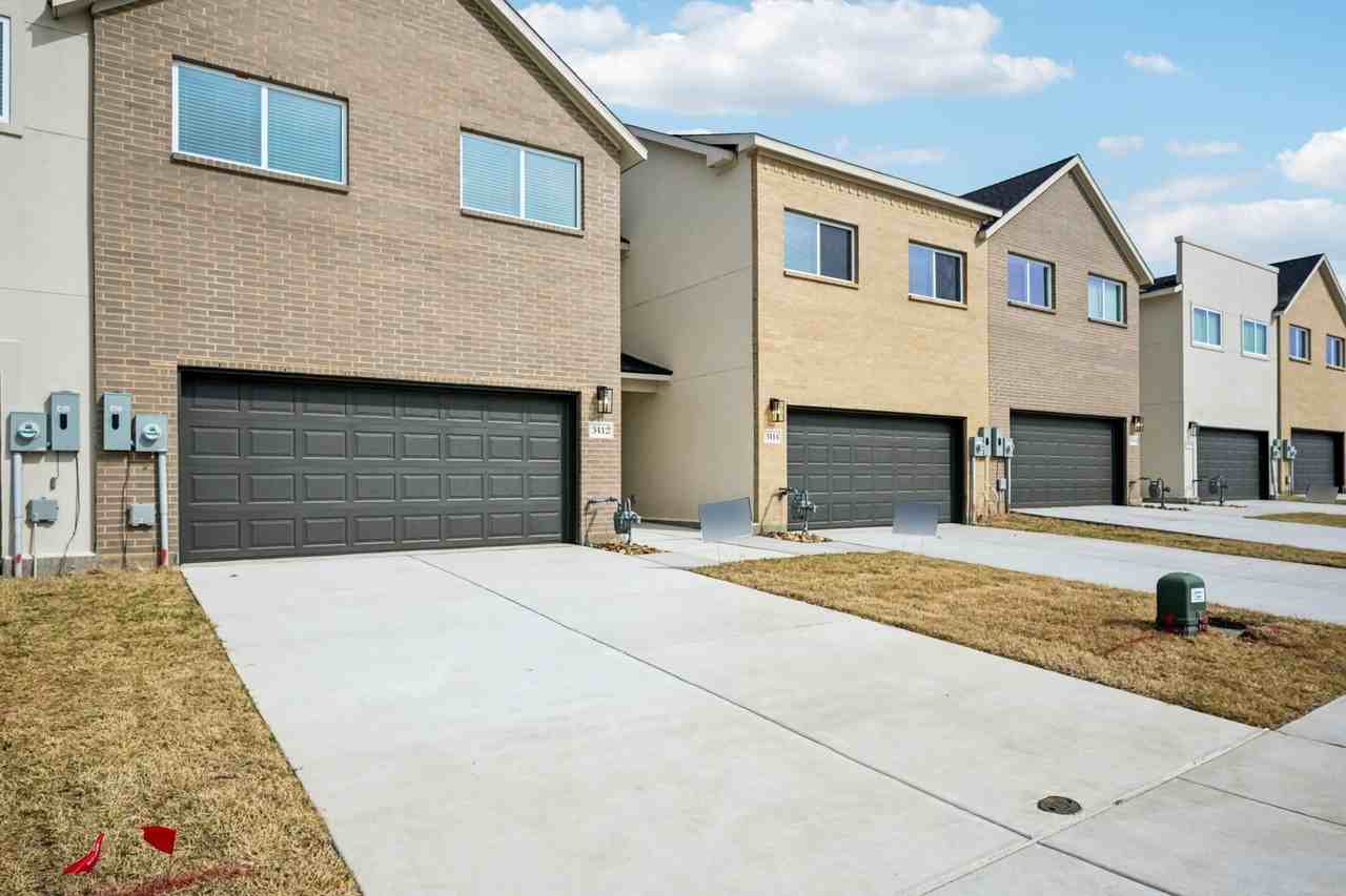 3432 Taas Dr #C1 - Photo 3 of 39