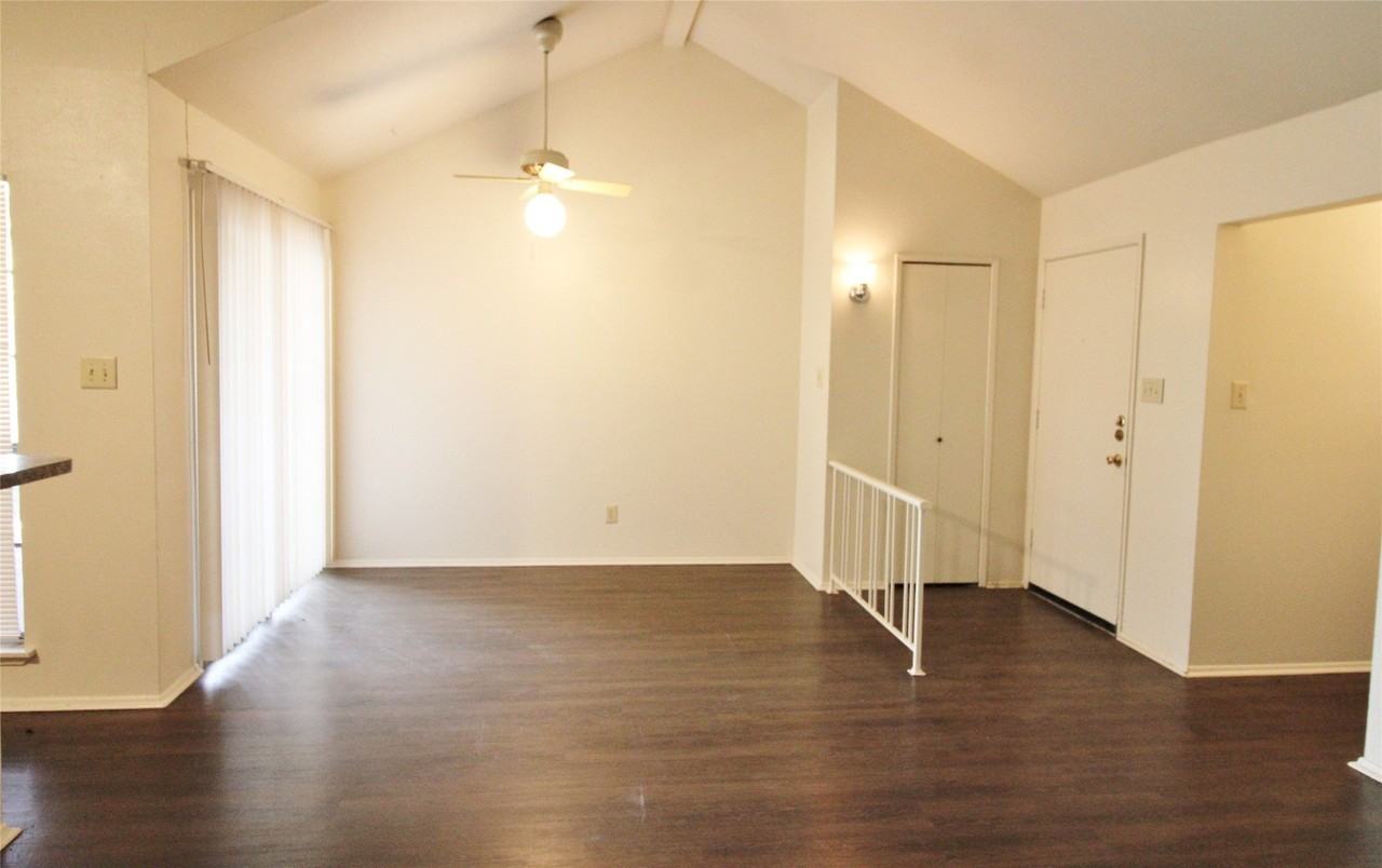 405 Pogue St - Photo 3 of 13