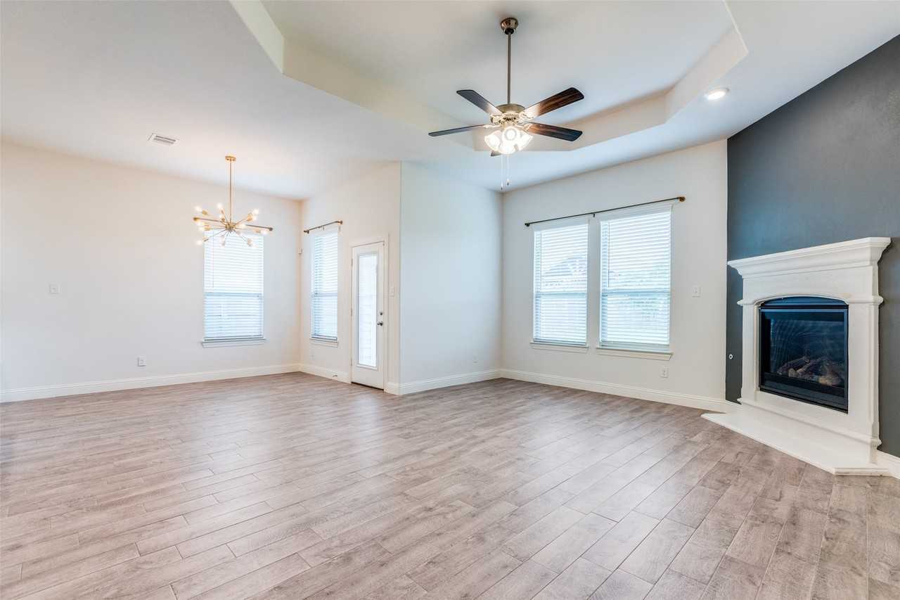 7412 Twisted Thicket Ln - Photo 5 of 26