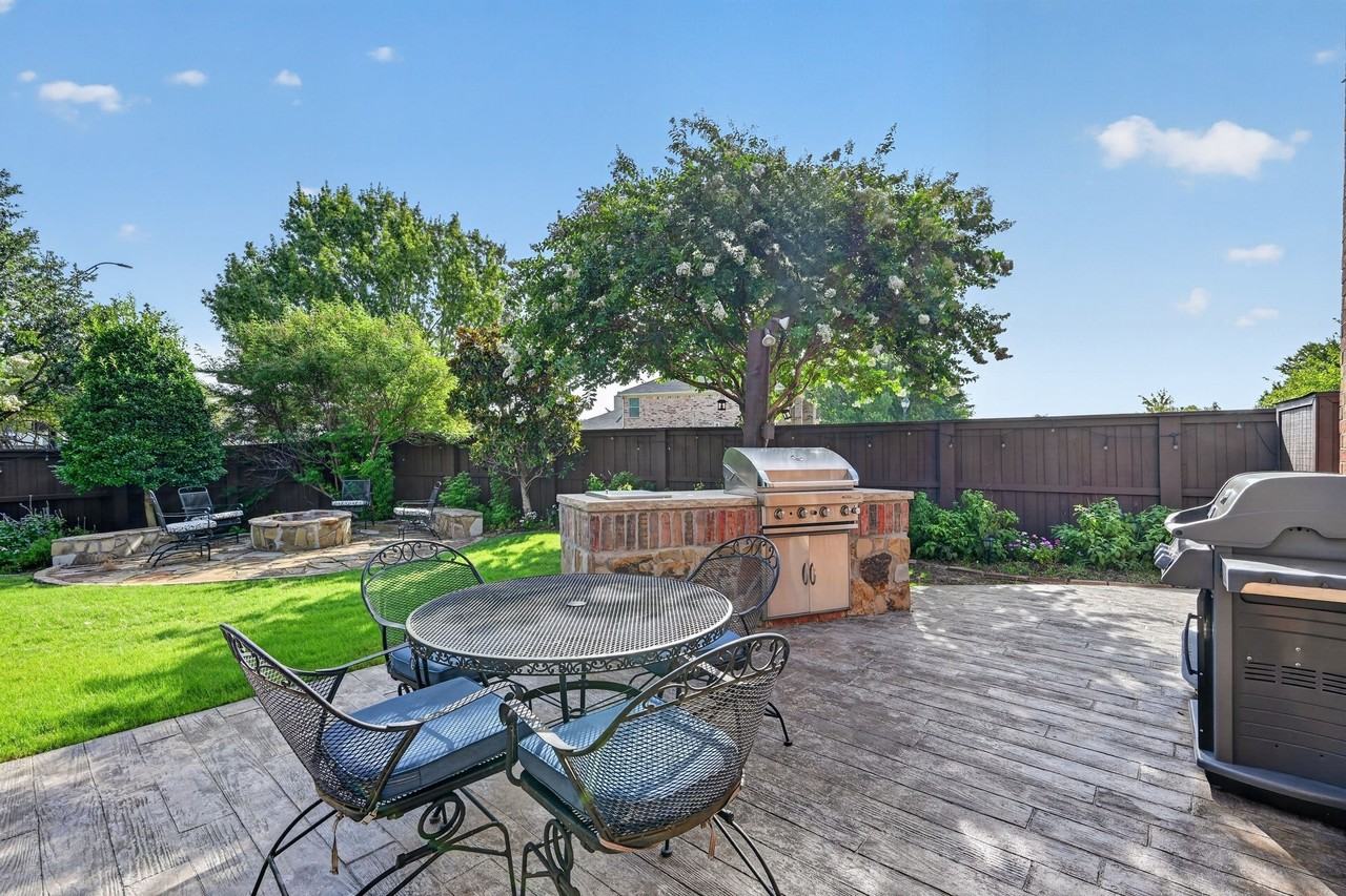 1670 Pelican Dr - Photo 2 of 40