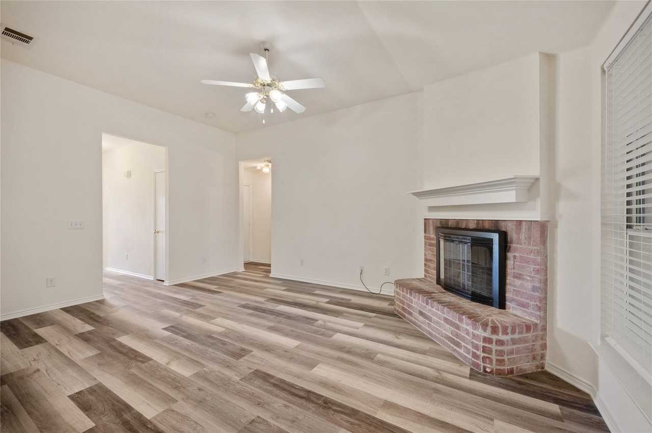 235 Lake Texoma Dr - Photo 6 of 22