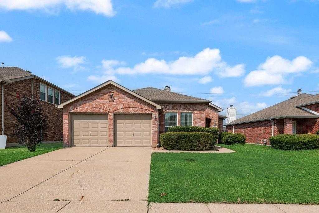 112 Starlight Dr - Photo 2 of 14