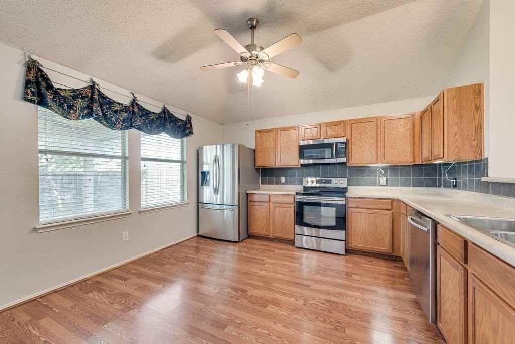 112 Starlight Dr - Photo 5 of 14