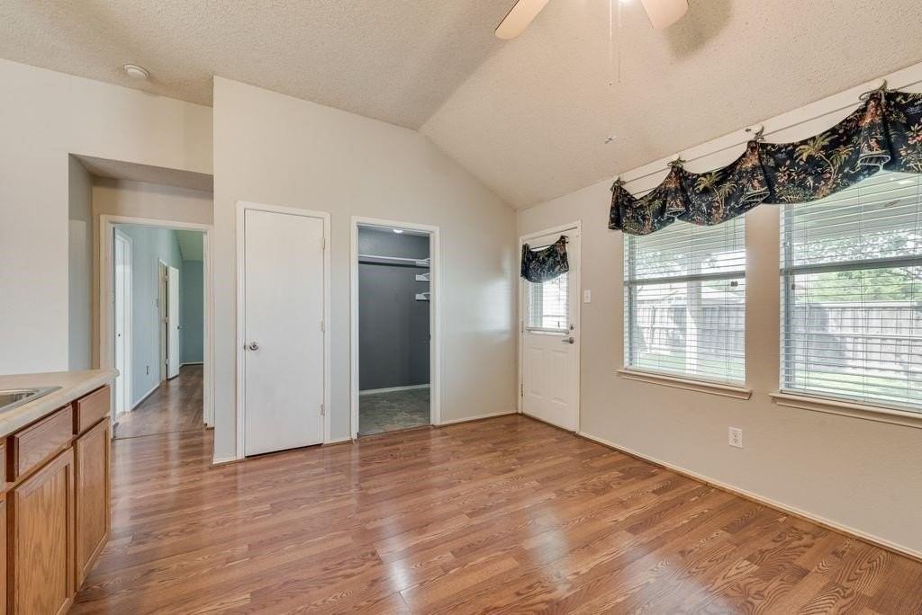 112 Starlight Dr - Photo 6 of 14