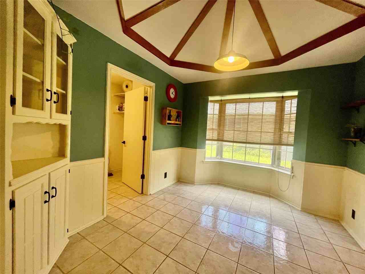 918 New Bedford Ln - Photo 7 of 35