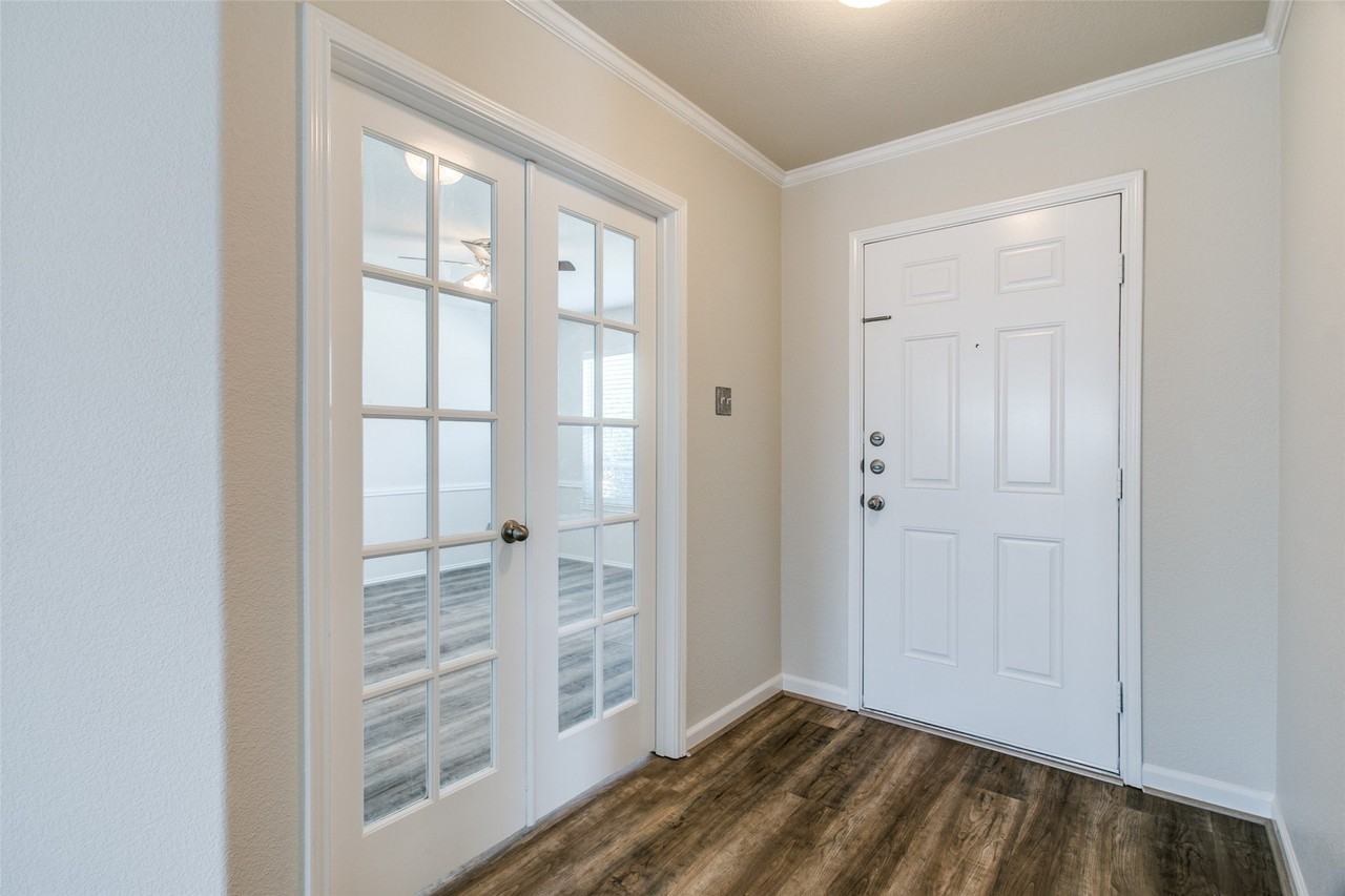 5617 Talons Crest Cir - Photo 4 of 25