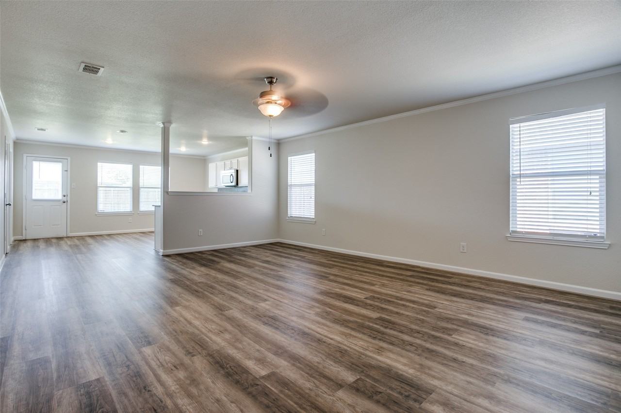 5617 Talons Crest Cir - Photo 6 of 25