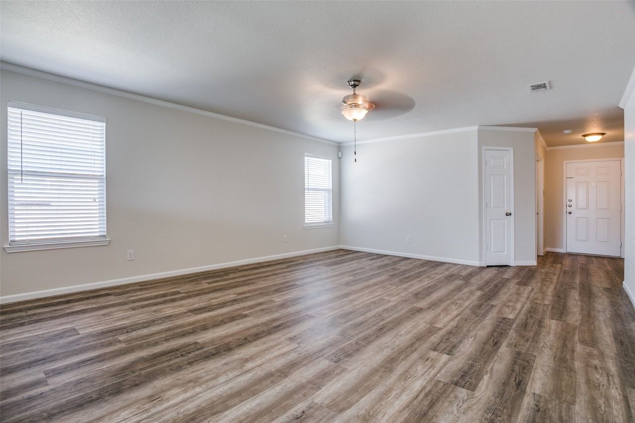 5617 Talons Crest Cir - Photo 7 of 25