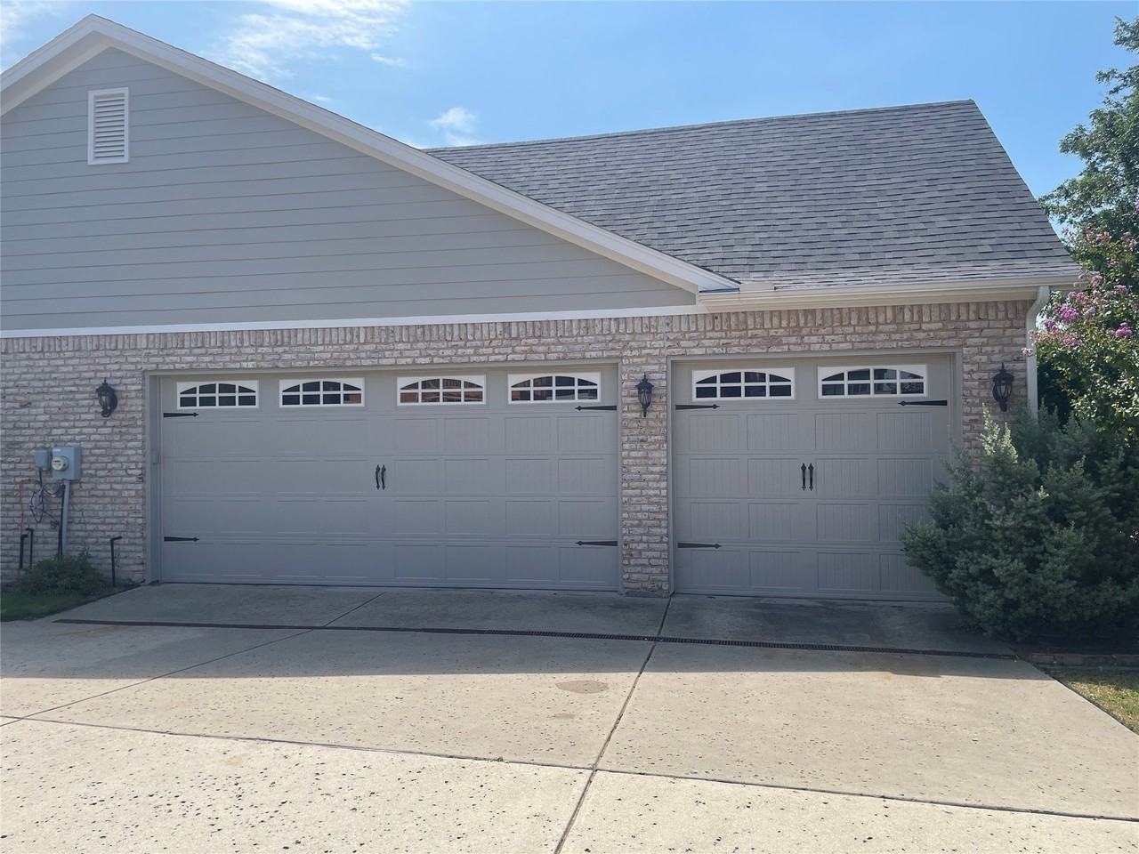 326 Harborview Dr - Photo 2 of 17
