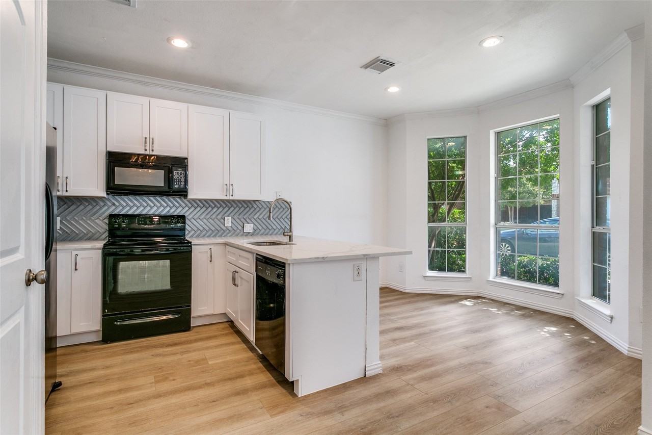 1013 Rodin Ln - Photo 4 of 12