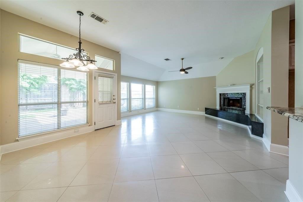 2231 Templeton Dr - Photo 4 of 24