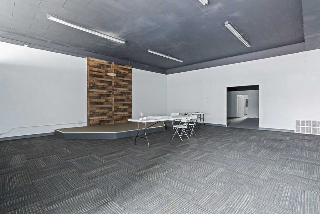 105 W Broadway - Photo 4 of 9