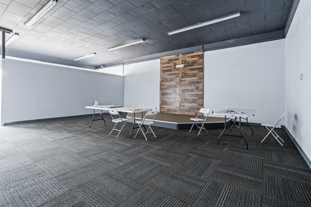 105 W Broadway - Photo 5 of 9