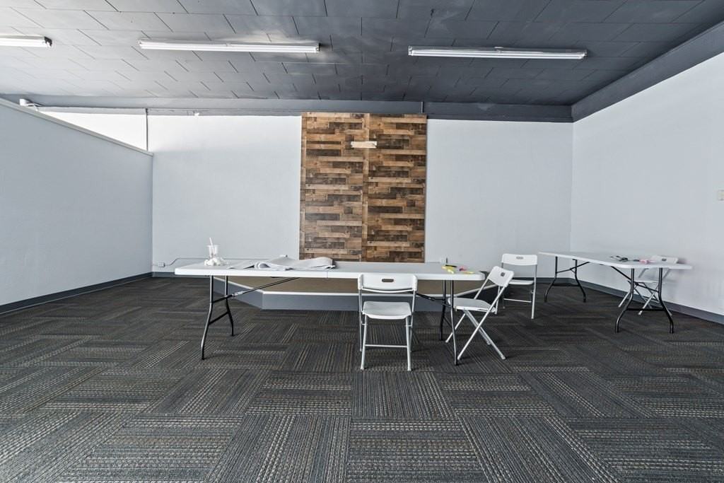 105 W Broadway - Photo 6 of 9