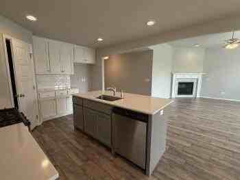 8308 Nw 151st St - Photo 6 of 23