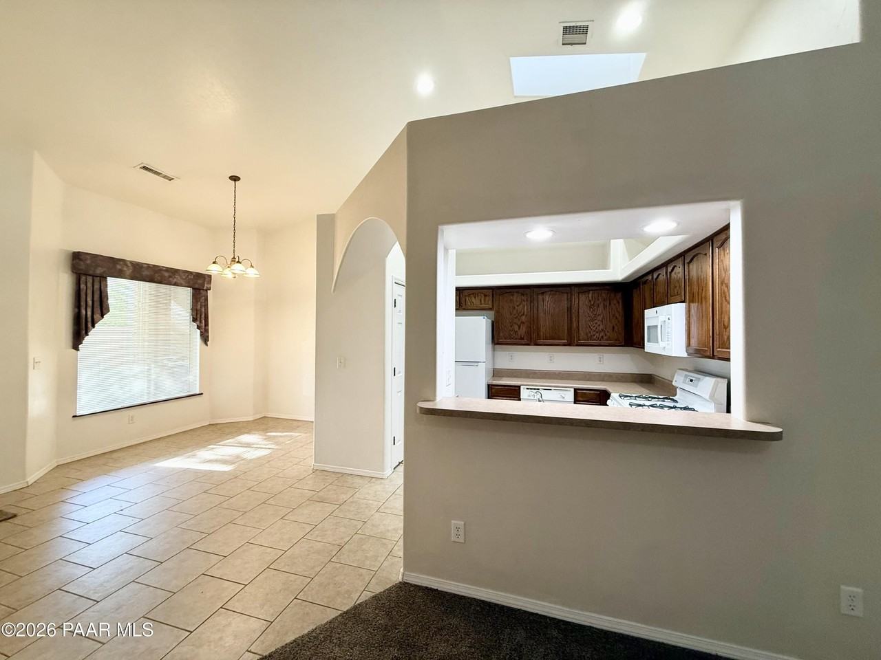 1460 Loren Dr - Photo 4 of 15